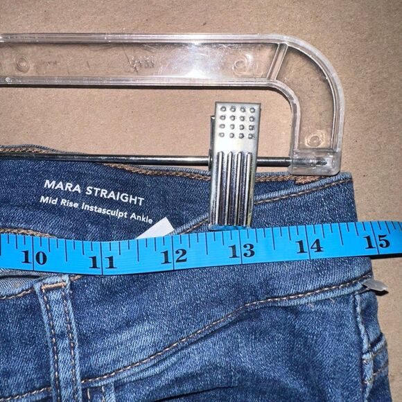 DL1961 $219 Mara Mid Rise Instasculpt Straight Jeans Stellar Raw Hem Women’s 30 - Picture 10 of 11